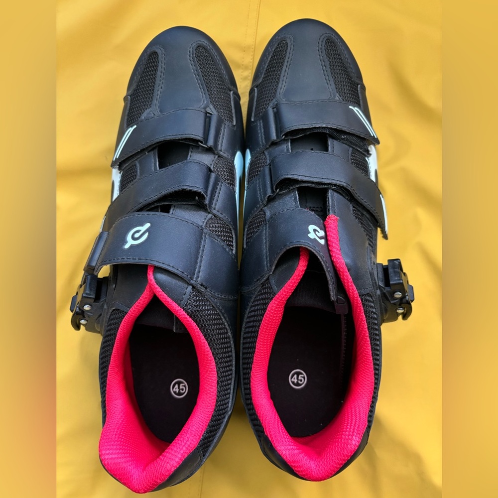 Peloton men’s size 11 (45) Used it a couple of times.